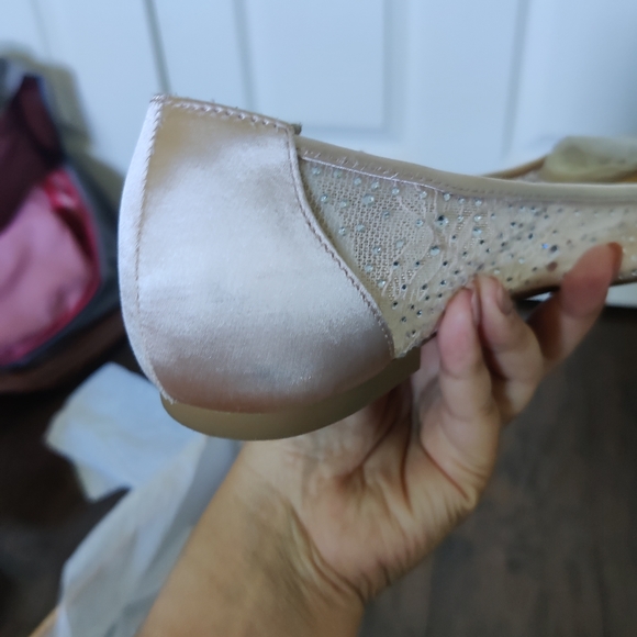 Jewel Badgley Mischka Julianna Flat - Champagne - Picture 7 of 8